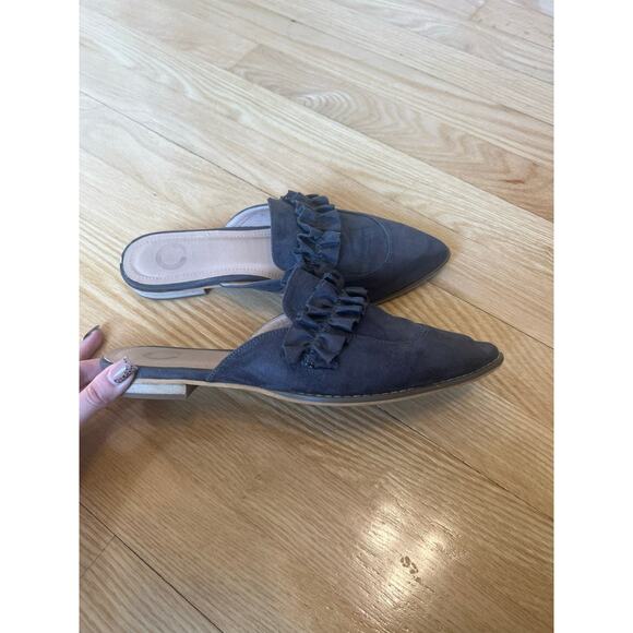 Journee Collection Kessie Ruffles Mule Flats - Picture 1 of 6